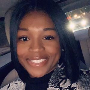 Meet your Posher, Crystal